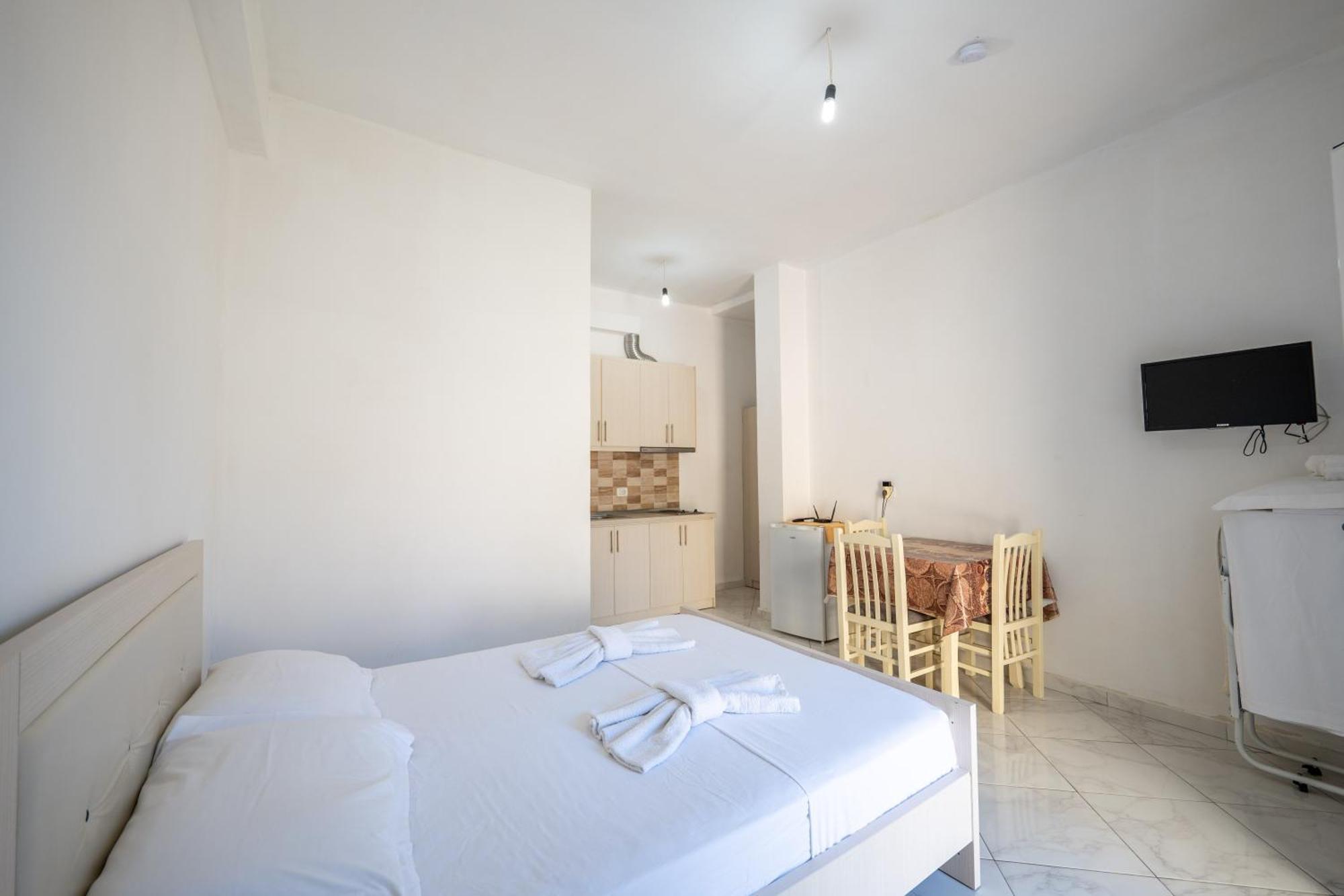 Vila Celi Sarande Exterior photo